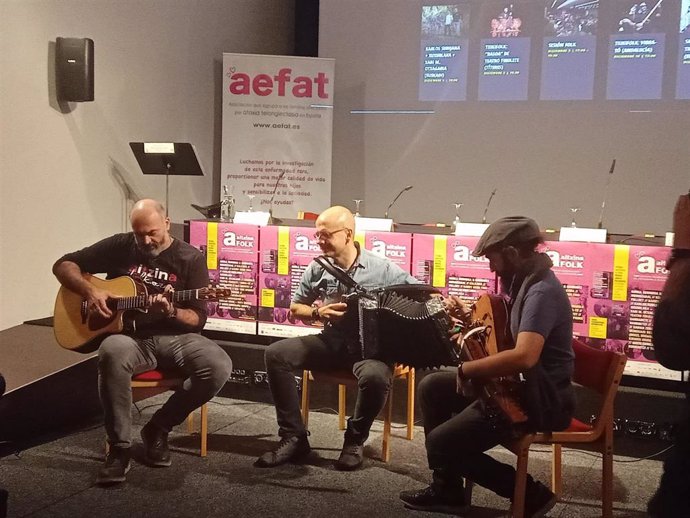 Presentación del 'Aitzina Folk'