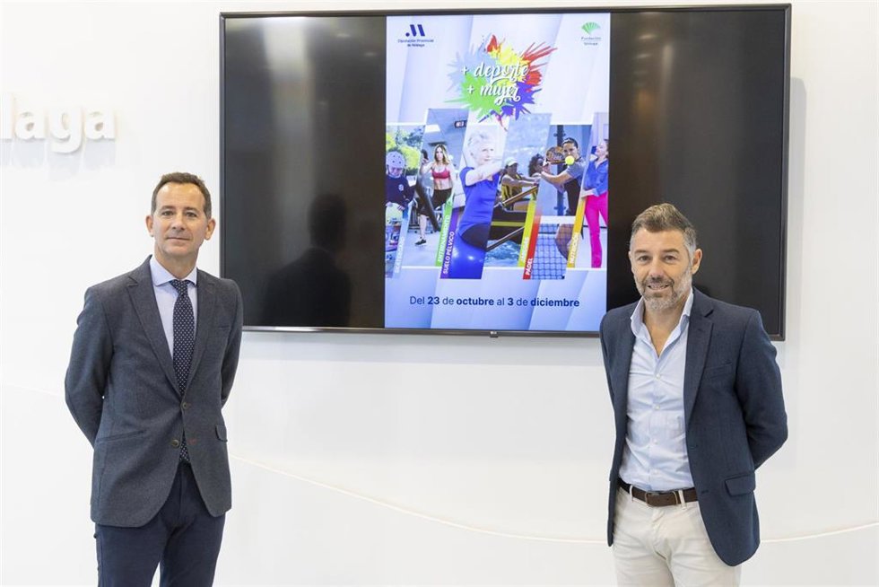 El vicepresidente y diputado de Deportes, Juan Rosas, y el responsable de Deportes y Tiempo Libre de Fundación Unicaja, Manuel Dorado, en rueda de prensa