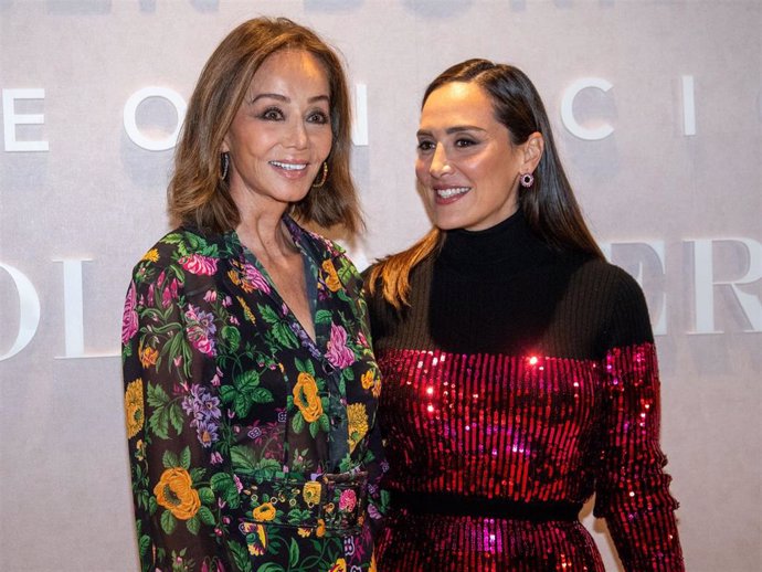 Isabel Preysler y Tamara Falcó durante la inauguración de la exposición 'Maestras antiguas y modernas' que patrocina Carolina Herrera en el Museo Thyssen-Bornemisza