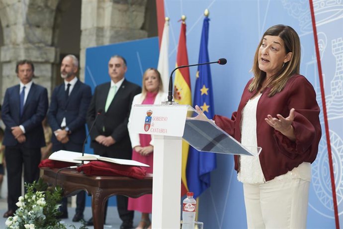 Archivo - La presidenta de Cantabria, María José Sáenz de Buruaga.- Archivo