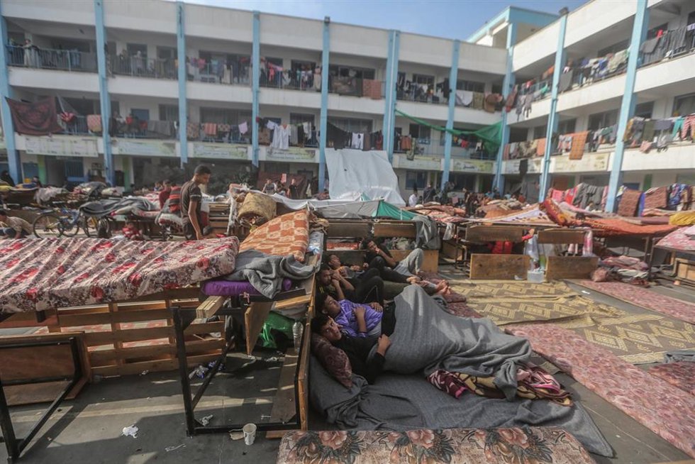Desplazados en un escuela de la UNRWA en Jan Yunis