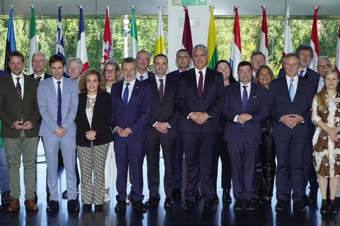 Foto de familia del Comité Europeo de las Regiones, en Riojaforum, a 31 de octubre de 2023, en Logroño, La Rioja (España). 