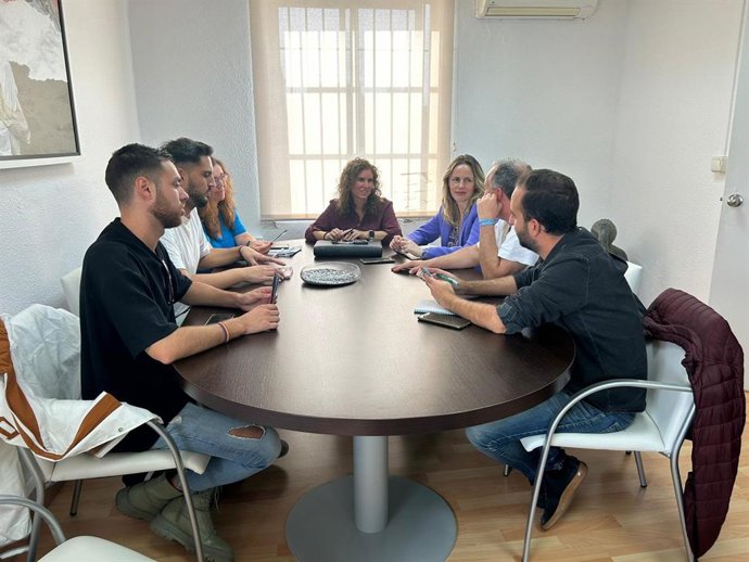 Reunión de Diputación con Delta LGTBIQ.