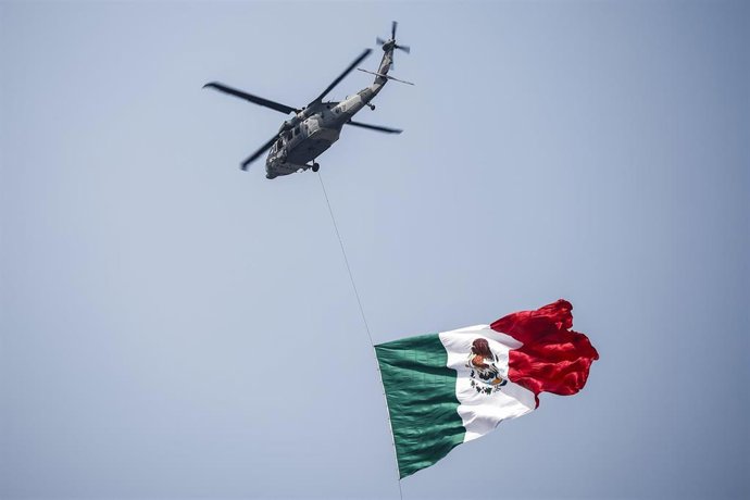 Archivo - Bandera de México