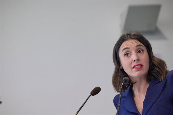 La ministra de Igualdad en funciones, Irene Montero, interviene durante la inauguración de las jornadas sobre corresponsabilidad y cuidados, en el Círculo de Bellas Artes, a 30 de octubre de 2023, en Madrid (España). 