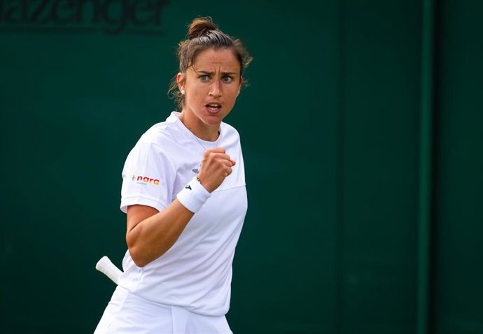 Archivo - La tenista española Sara Sorribes celebra un punto durante un torneo