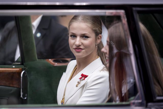 La Princesa Leonor durante el acto de jura de la Constitución ante las Cortes Generales