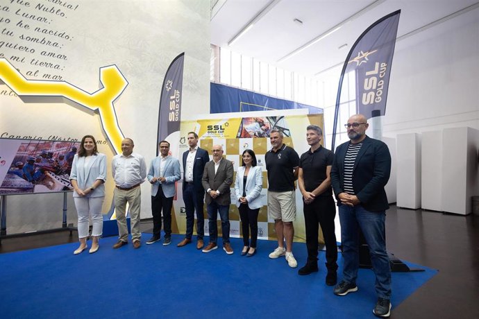 Foto de familia tras la presentación de la SSL Gold Cup que acogerá Las Palmas de Gran Canaria