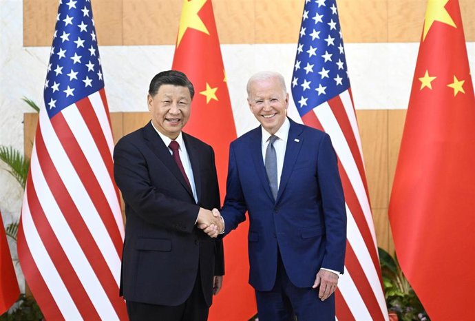 Archivo - El presidente de China, Xi Jinping (izquierda) y su homólogo estadounidense, Joe Biden (derecha)