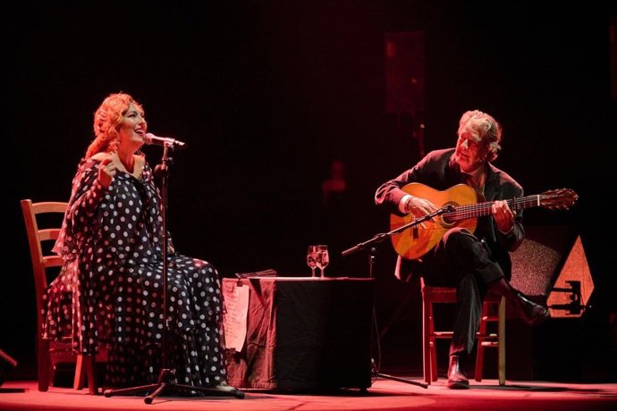 Estrella Morente y Rafael Riqueni estrenaron anoche su homenaje a La Niña de los Peines y el Niño Ricardo