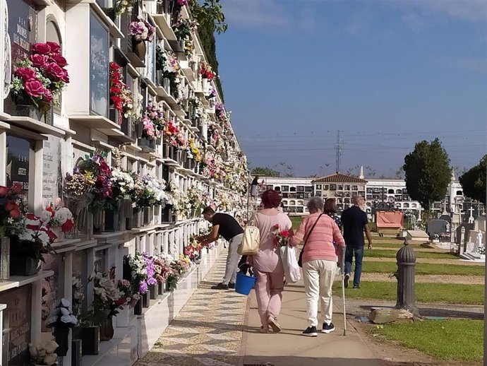 Archivo - El cementerio de La Soledad de Huelva capital.