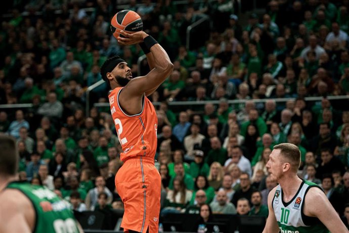 Brandon Davies, durante un partido con el Valencia Basket frente al Zalgiris Kaunas.