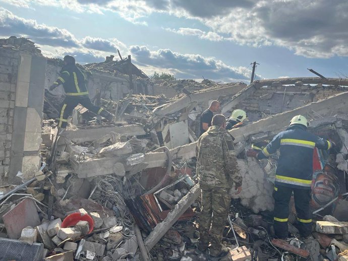 October 5, 2023, Kharkiv, Kharkiv Oblast, Ukraine: VIDEO AVAILABLE: CONTACT INFO@COVERMG.COM TO RECEIVE**..A Russian missile hit a grocery store and cafe in the Kupiansk district in the Kharkiv region on Thursday (05October2023), killing at least 49 peo