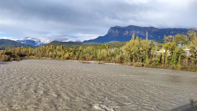 Aínsa roza récord de visitantes en octubre y consolida este mes como favorito tras la temporada de verano.