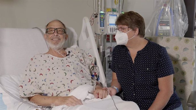 Lawrence Faucette, el paciente de 58 años con una cardiopatía terminal que recibió el segundo trasplante de corazón de cerdo modificado genéticamente del mundo.