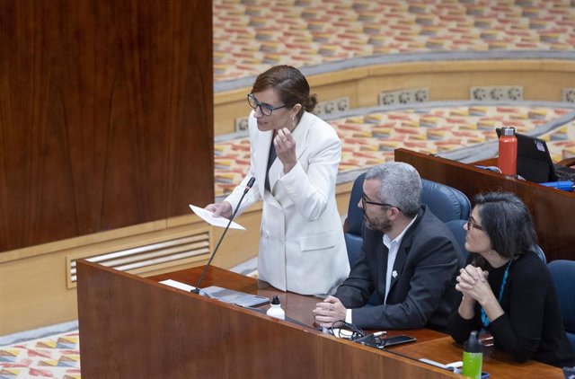 La portavoz de Más Madrid en la Asamblea de Madrid, Mónica García, interviene durante un pleno en la Asamblea de Madrid, a 2 de noviembre de 2023, en Madrid (España).