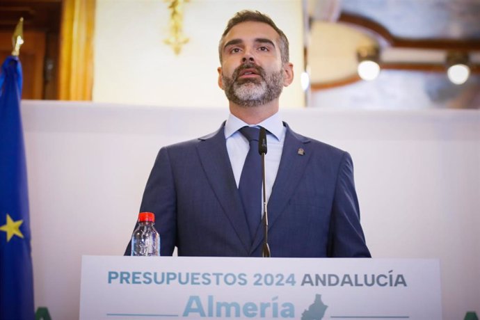 El consejero de Sostenibilidad, Medio Ambiente y Economía Azul, Ramón Fernández-Pacheco, durante la presentación de los presupuestos de Andalucía para 2024. A 1 de noviembre de 2023, en Almería (Andalucía, España).