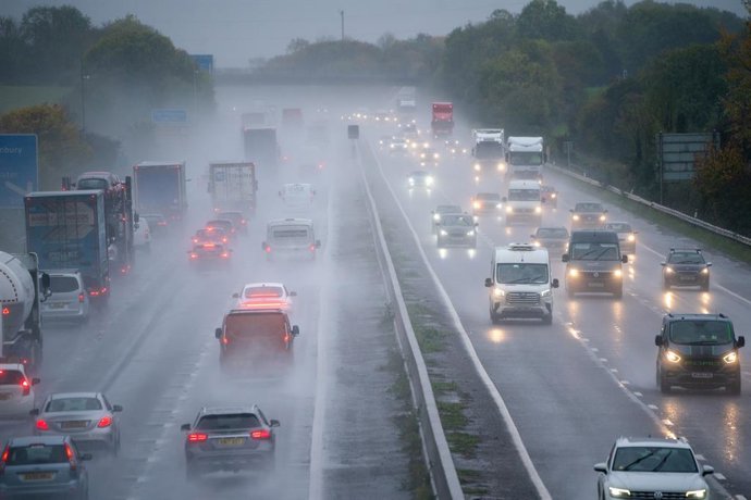 02 November 2023, United Kingdom, Bridgwater: Spray and winds pound the M5 motorway network in Somerset as Storm Ciaran brings high winds and heavy rain along the south coast of England. Photo: Ben Birchall/PA Wire/dpa
