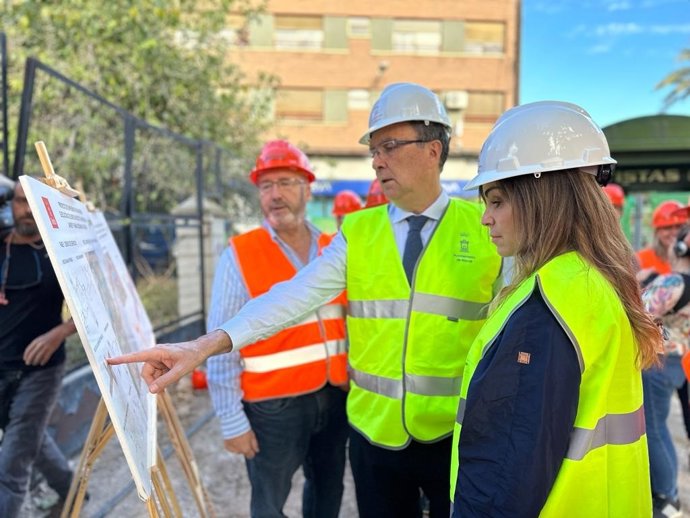 El alcalde de Murcia, José Ballesta, realiza una visita técnica con motivo del comienzo de la demolición del túnel que dividía a la pedanía murciana de Beniaján