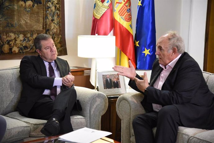 Reunión del presidente de Castilla-La Mancha, Emiliano García-Page, y el presidente de Asaja, José María Fresneda.