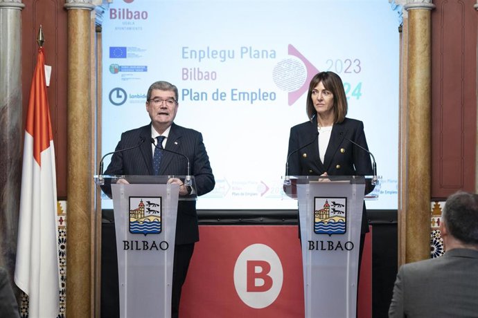 El Alcalde De Bilbao, Juan Mari Aburto, Y La Vicelehendakari Y Consejera De Trabajo Y Empleo Del Gobierno Vasco, Idoia Mendia, Presentan Los Planes De Empleo Diseñados Para Bilbao En El Periodo 2023-2024.