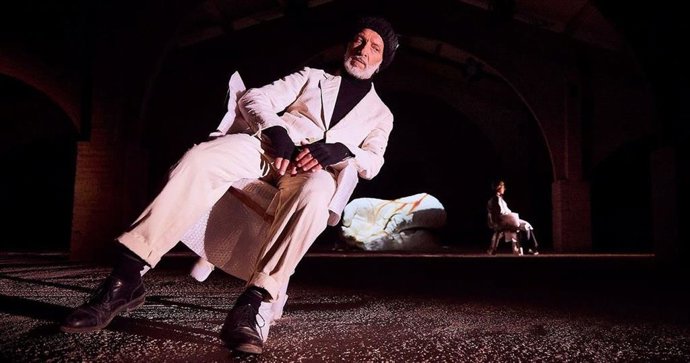 Una de las escenas del espectáculo 'Double infinite. The bluebird call' de Mal Pelo.