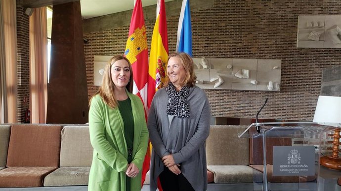 La delegada del Gobierno en CyL, Virginia Barcones, con la subdelegada en Segovia, Marian Rueda.
