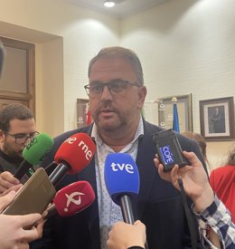 El alcalde de Mérida, Antonio Rodríguez Osuna, atiende a los medios