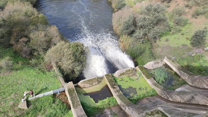 El pantano de Guadiloba de Cáceres inicia un desembalse controlado al encontrarse al 82,5% de su capacidad