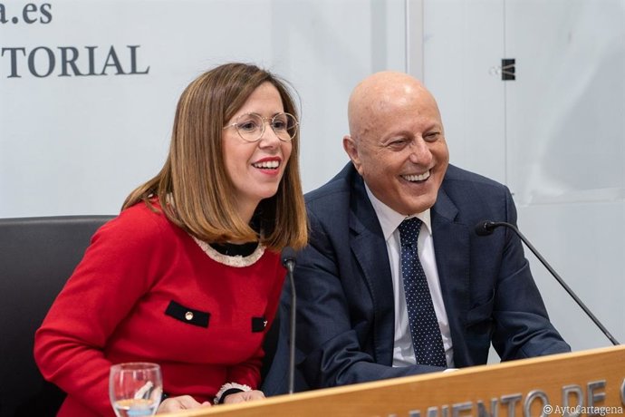 Archivo - A la izquierda, Tomás Olivo, presidente de General de Galerías Comerciales.