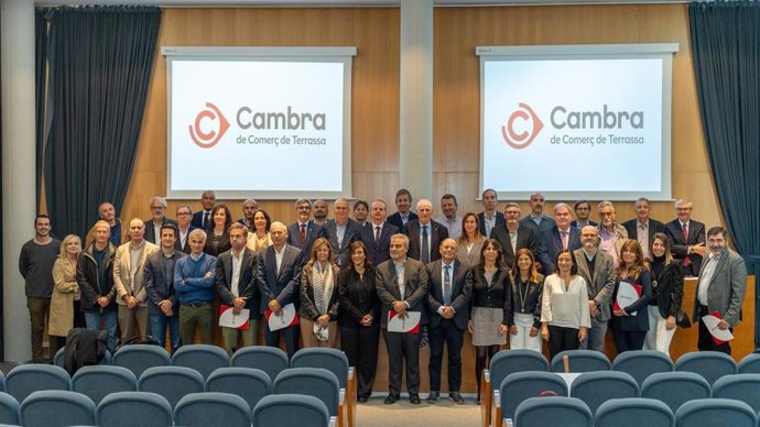 Els membres del ple de la Cambra de Terrassa (Barcelona)