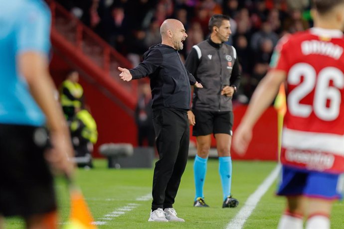 Paco Lopez, head coach of Granada CF, gestures during the Spanish league, La Liga EA Sports, football match played between Granada CF and Villarreal CF at Nuevo Los Carmenes stadium on October 30, 2023, in Granada, Spain.