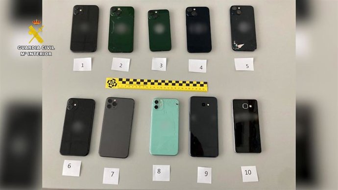 Rdo. Np Recuperación Siete Móviles Sustraídos Aeropuerto De Bilbao.