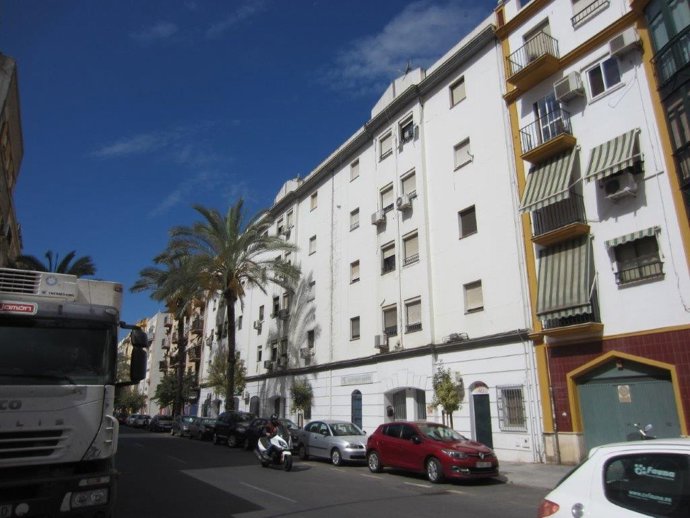 Viviendas de la avenida Cristóbal Colón de Huelva.