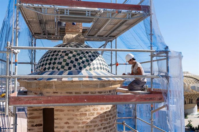 Archivo - Obras de restauración en una Iglesia.