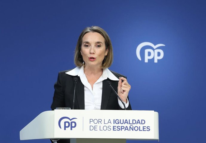 La secretaria general del PP, Cuca Gamarra, durante una rueda de prensa posterior a la reunión del Comité de Dirección del Partido Popular, en la sede del PP, a 30 de octubre de 2023, en Madrid (España). Gamarra ha cargado contra el jefe del Ejecutivo e