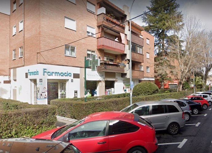 Tres encapuchados roban con mazas y cuchillos en una farmacia de Leganés