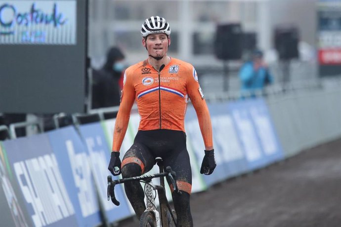 Archivo - Mathieu Van Der Poel from Netherlands during the 2021 UCI Cyclo-Cross World Championships, Men Elite, on January 31, 2021 in Oostende, Belgium - Photo Fabien Boukla / DPPI