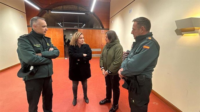 La Guardia Civil instala una oficina de atención ciudadana en el Ayuntamiento de Agoncillo.