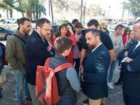 La comunidad educativa abandona el Consolat al considerar que el acuerdo para la elección de lengua ya está cerrado