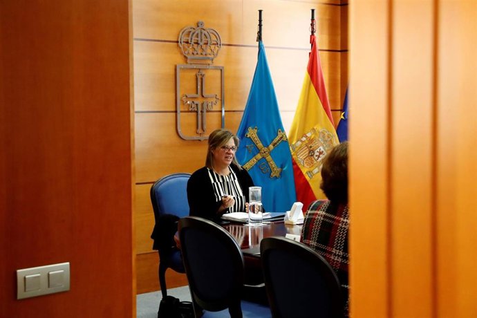 La vicepresidenta del Principado, Gimena Llamedo, presidiendo la reunión del Consejo de Gobierno