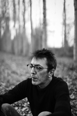 El ganador del XXXIII premio Santa Isabel de poesía, el escritor Juan Antonio Tello.