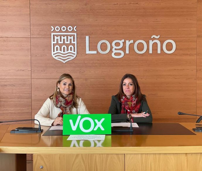 Las dos concejalas de VOX en Logroño, durante la rueda de prensa.