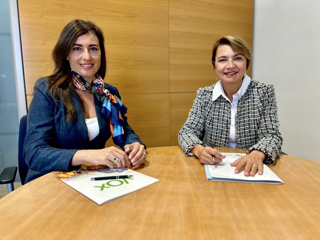 Las portavos de Vox y PP, Idoia Ribas y Marga Durán, respectivamente.