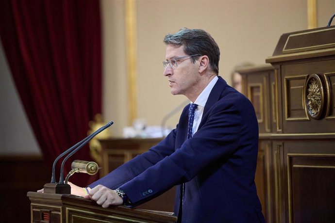 El presidente de La Rioja, Gonzalo Capellán, en  la Comisión General de las Comunidades Autónomas