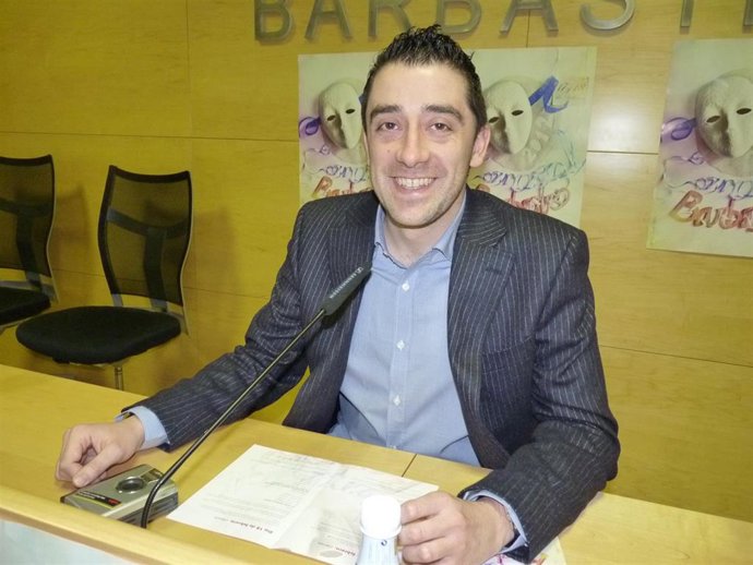 Archivo - El diputado del PSOE Aragón Iván Carpi.