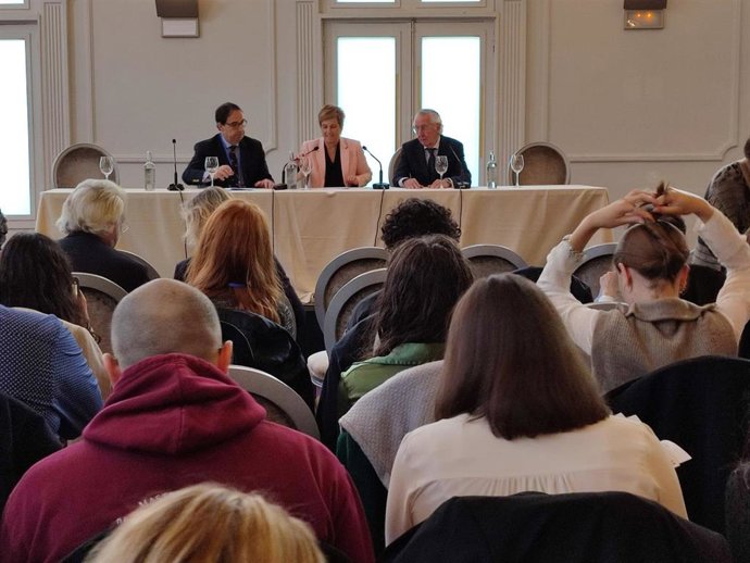 Leonor González abre el XXI congreso de la AIDV en Logroño poniendo en valor el apoyo al sector con la reapertura del CCR y el trabajo con bodegas en enoturismo