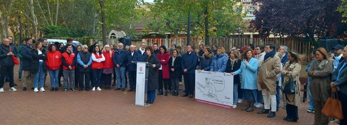 Logroño levanta la voz contra la violencia machista en su concentración mensual; "Estamos siempre con ellas"