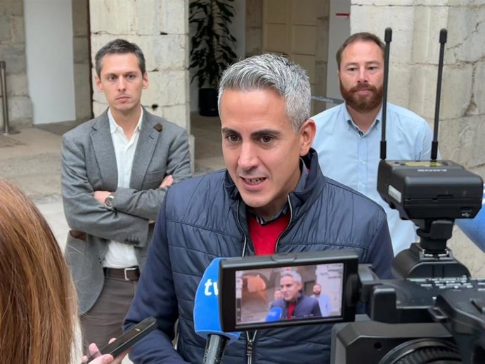 El secretario general del PSC-PSOE y portavoz parlamentario, Pablo Zuloaga
