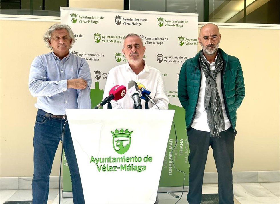 Autoridades municipales y responsables de la empresa de aguas han pedido mayor concienciación e implicación a los vecinos.